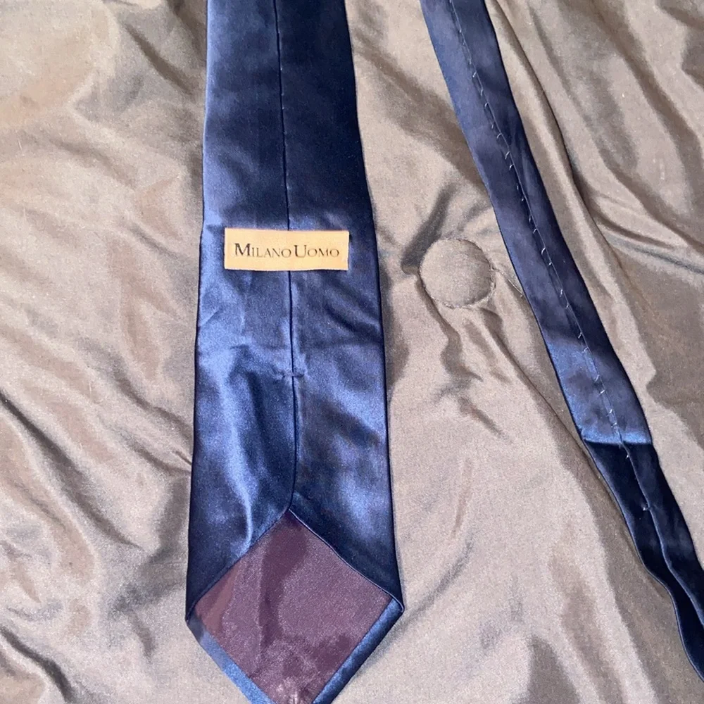 Dark blue Milano Uomo 100 % silk necktie